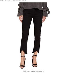 J.O.A. Frayed V-Hem Cropped Jeans